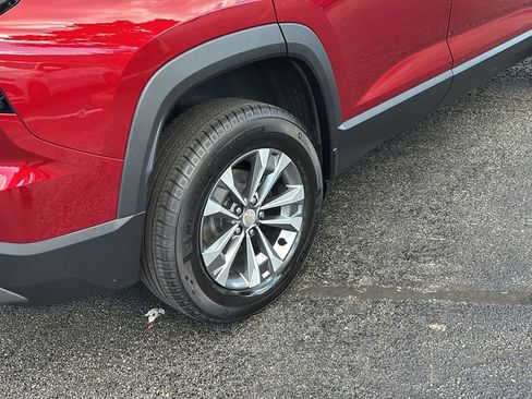 Used 2025 Chevrolet Equinox LT image 8