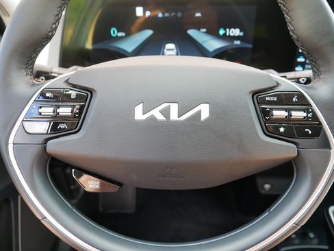 Certified 2022 Kia EV6 Wind w/ Wind Technology Package AWD/4WD image 25
