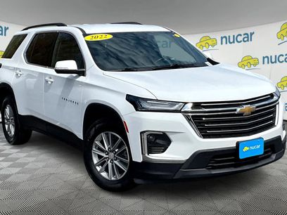 Used 2022 Chevrolet Traverse LT