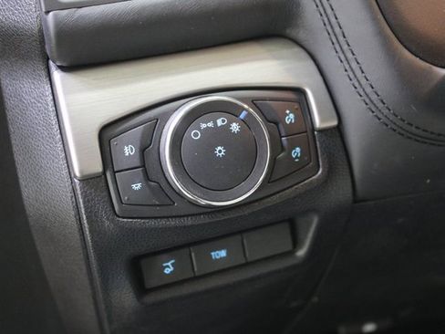 Used 2017 Ford Explorer Platinum image 13