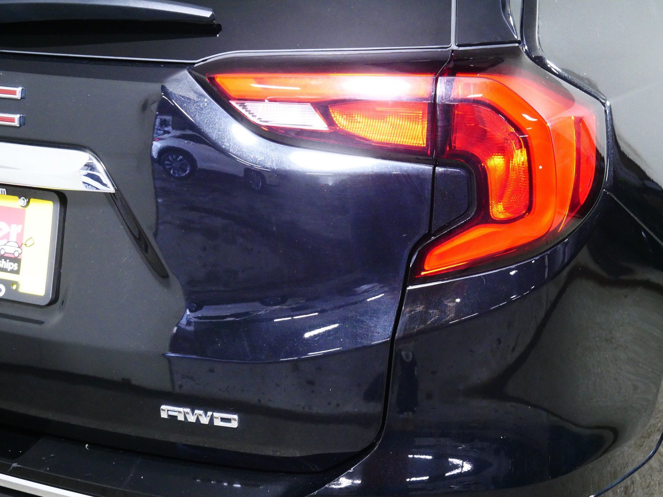 Used 2019 GMC Terrain Denali w/ GMC Pro Grade Package AWD/4WD image 17