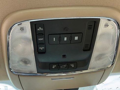 Used 2014 Jeep Grand Cherokee Limited AWD/4WD image 24