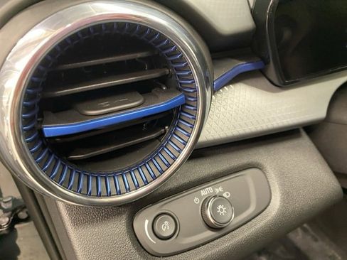 New 2026 Chevrolet Trax LT image 15