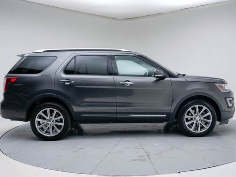 Used 2017 Ford Explorer Limited w/ Equipment Group 301A image 8