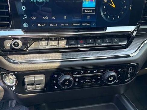 Used 2025 Chevrolet Silverado 2500 ZR2 w/ Technology Package AWD/4WD image 31