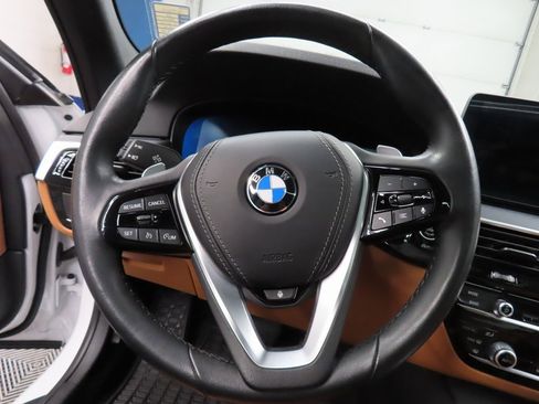 Used 2022 BMW 530i xDrive image 37