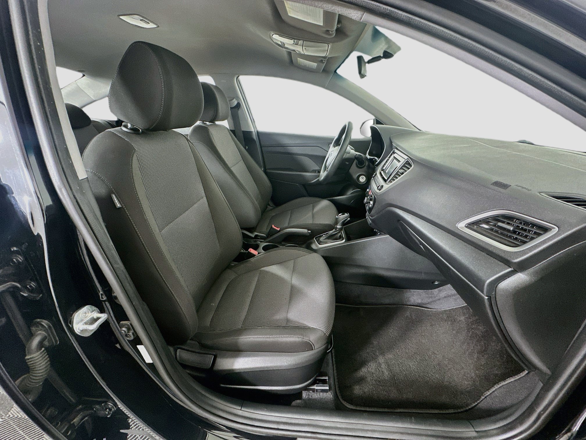 Used 2019 Hyundai Accent SE FWD image 30