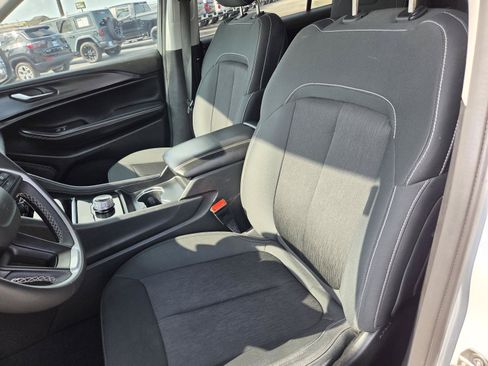 Used 2023 Jeep Grand Cherokee L Laredo RWD image 16