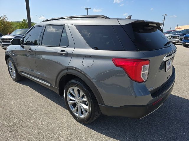 Used 2023 Ford Explorer XLT w/ Equipment Group 202A AWD/4WD image 3