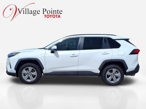 Used 2025 Toyota RAV4 XLE AWD/4WD image 2