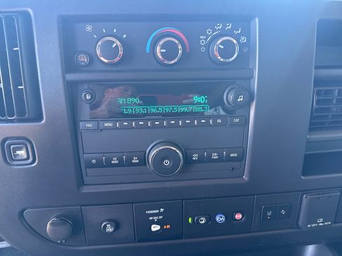Used 2025 Chevrolet Express 3500 LT w/ LT Preferred Equipment Group RWD image 15