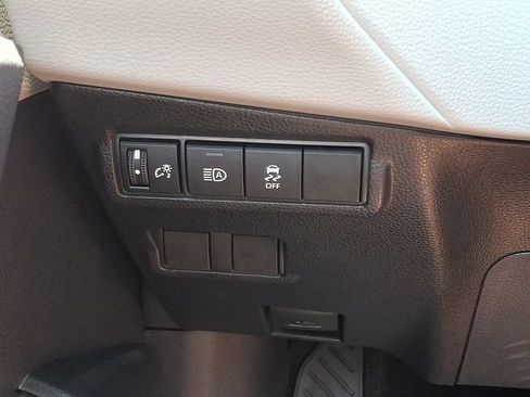 Used 2026 Toyota Corolla Cross L AWD/4WD image 21