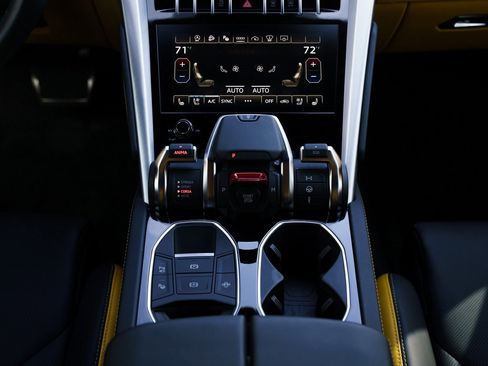 Used 2024 Lamborghini Urus S image 21