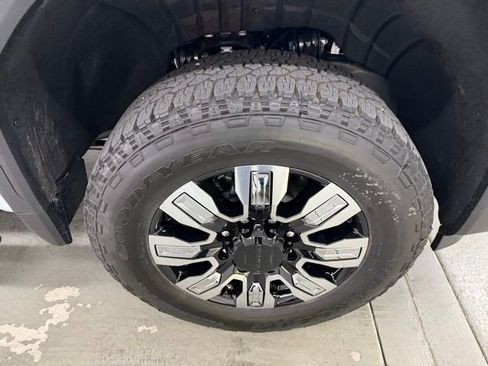 New 2026 GMC Sierra 2500 Denali w/ Denali Reserve Package image 4