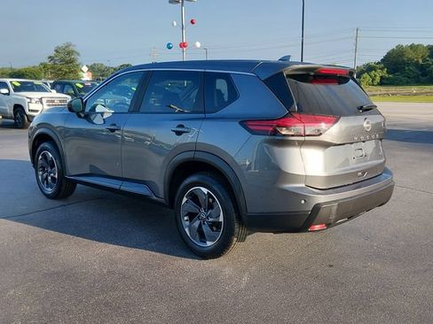 Certified 2024 Nissan Rogue SV FWD image 5