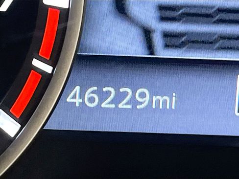 Used 2021 Nissan Titan Platinum Reserve w/ Moonroof Package image 12