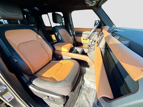 Used 2024 Land Rover Defender 110 X image 15