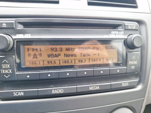 Used 2012 Toyota Corolla LE image 24