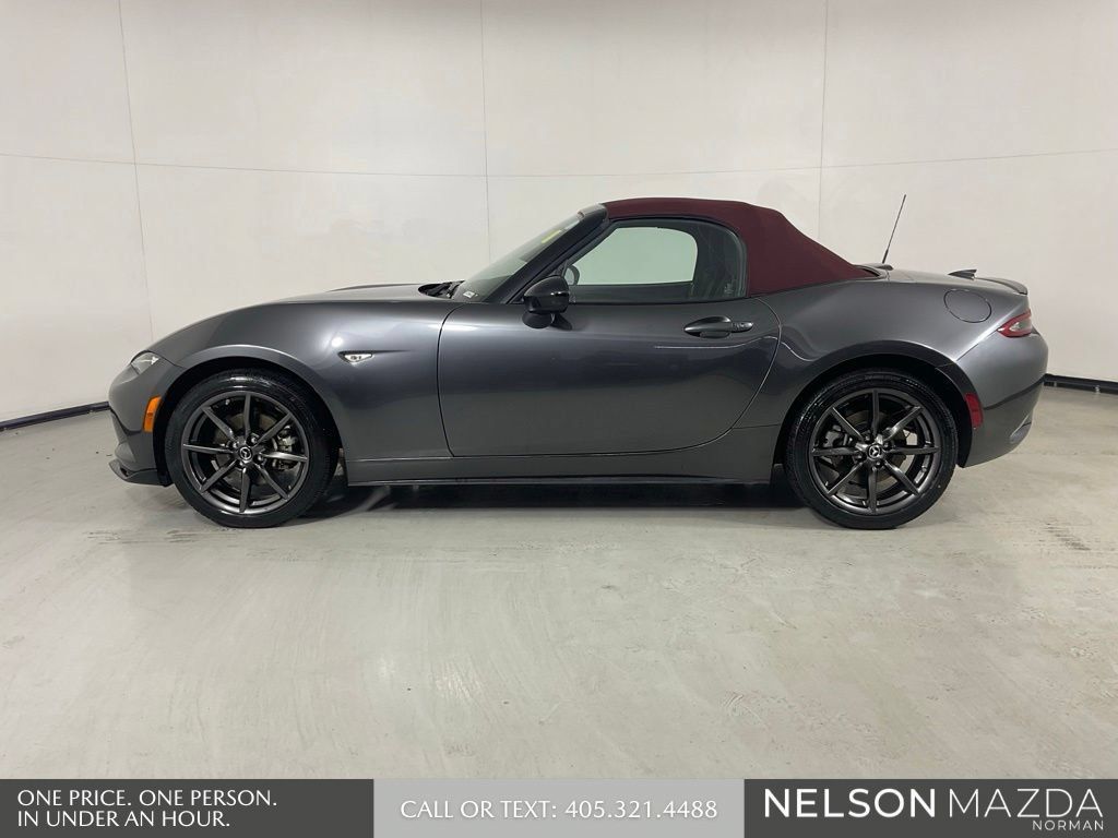 Used 2018 MAZDA MX-5 Miata Club RWD image 8