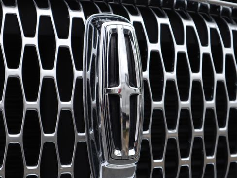 Used 2020 Lincoln Corsair FWD w/ Premium Package image 33