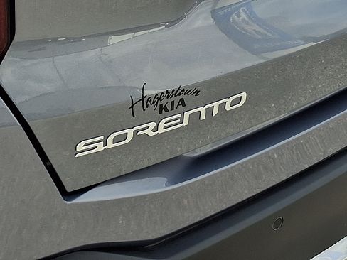 Certified 2025 Kia Sorento S w/ Panoramic Sunroof Package AWD/4WD image 33