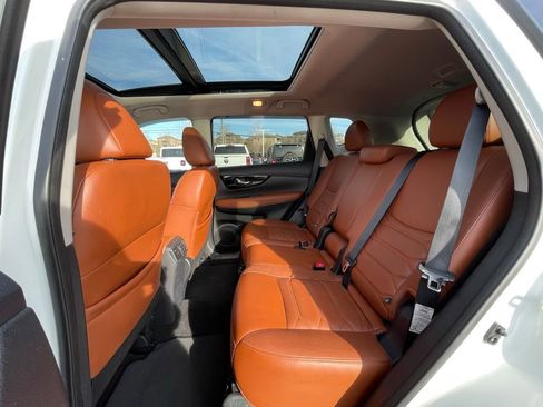 Used 2019 Nissan Rogue SL w/ Premium Package image 22