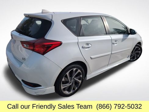 Used 2018 Toyota Corolla iM image 6