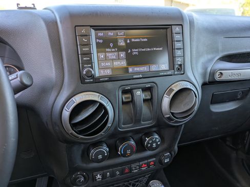 Used 2018 Jeep Wrangler Sport image 52