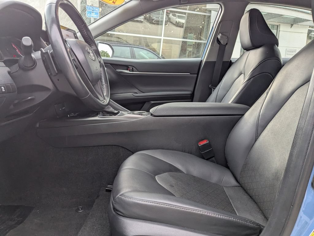 Used 2024 Toyota Camry XSE FWD image 2