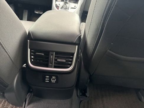 Used 2025 Subaru Outback Premium AWD/4WD image 21
