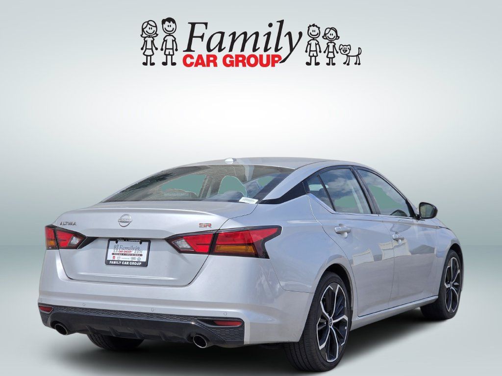 Used 2024 Nissan Altima 2.5 SR FWD image 4