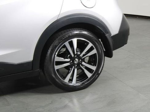 Certified 2019 Nissan Kicks SV FWD image 15
