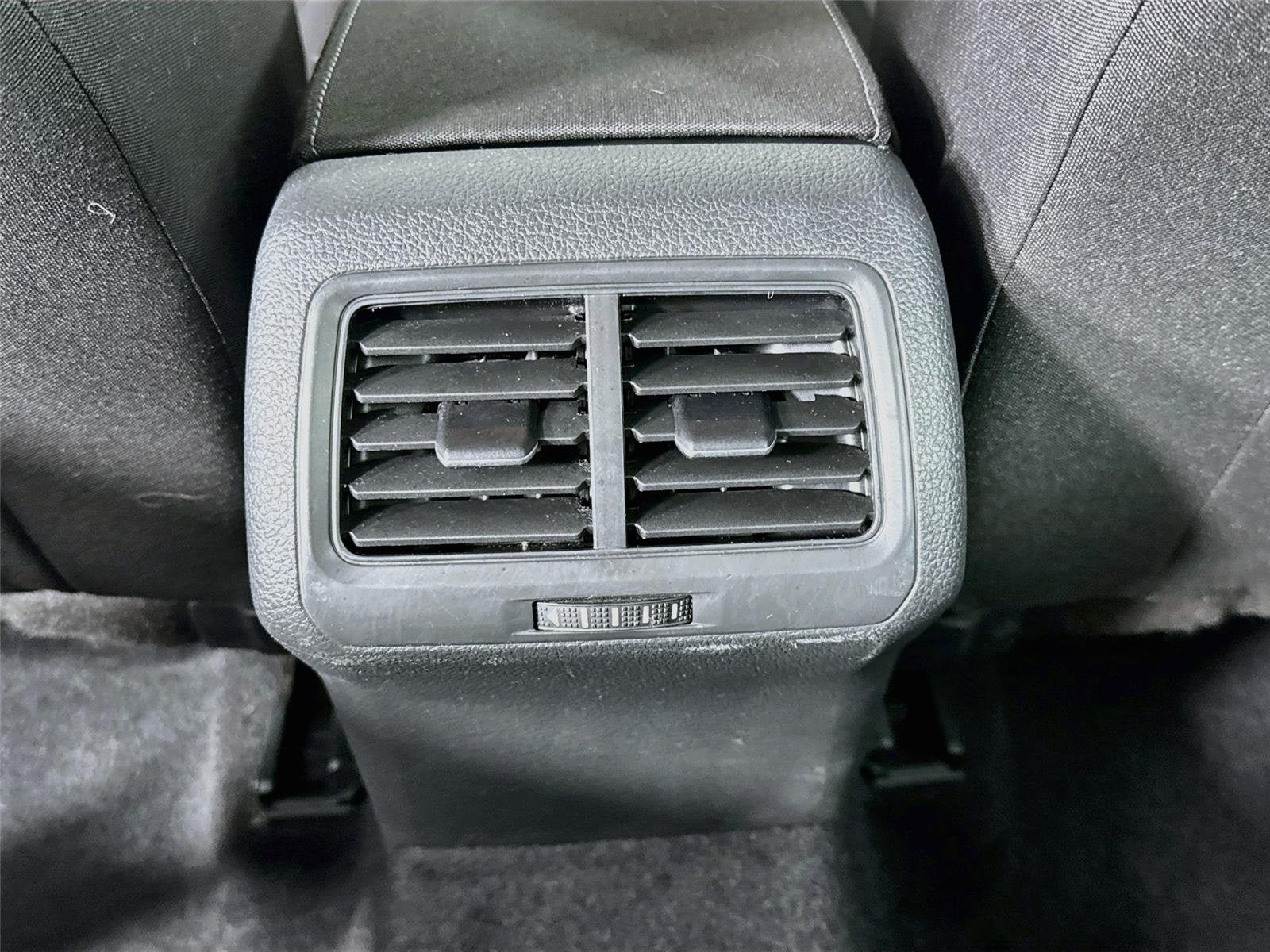 Used 2017 Volkswagen Golf S FWD image 23