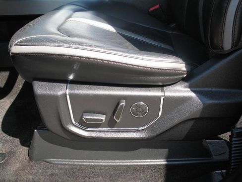 Used 2018 Ford F150 Platinum w/ Equipment Group 701A Luxury AWD/4WD image 19