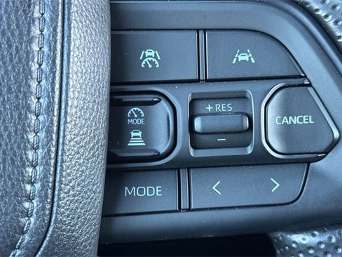 Used 2025 Toyota Tacoma SR5 image 38