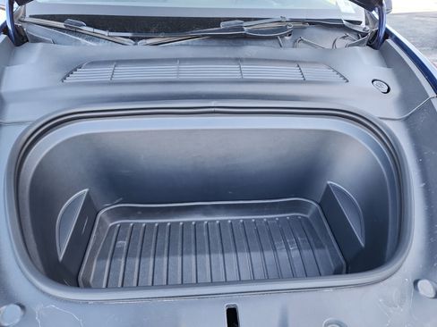 Used 2023 Tesla Model Y Long Range image 22