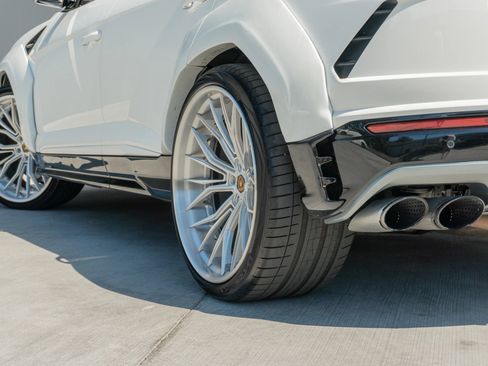 Used 2019 Lamborghini Urus AWD/4WD image 44