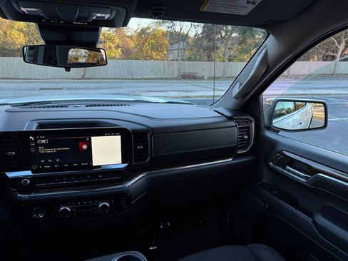 Used 2024 GMC Sierra 1500 SLE image 27