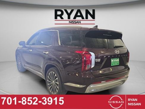 Used 2023 Hyundai Palisade Calligraphy image 15