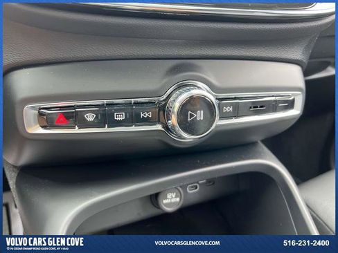 Certified 2024 Volvo XC40 B5 Plus w/ Protection Package Premier image 29