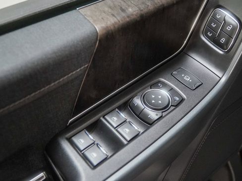 Used 2021 Ford F150 Lariat w/ Max Trailer Tow Package image 21