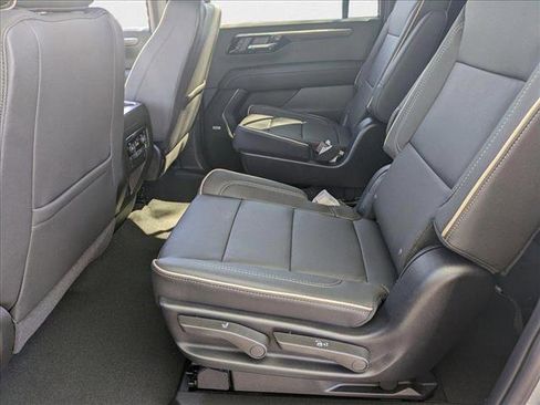 New 2025 Chevrolet Suburban Premier image 15