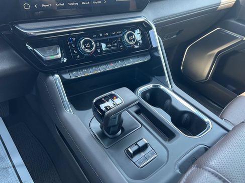 Certified 2025 GMC Sierra 1500 Denali AWD/4WD image 24