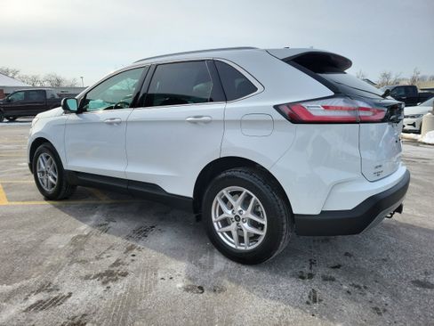 Used 2024 Ford Edge SEL w/ Convenience Package image 3