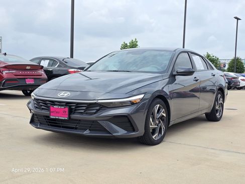 Certified 2025 Hyundai Elantra Sport FWD image 2