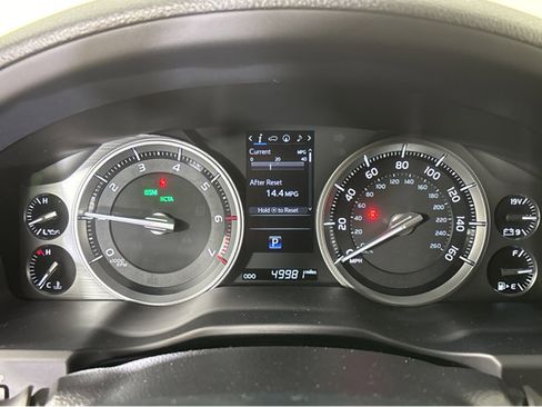 Used 2020 Toyota Land Cruiser Heritage Edition image 5