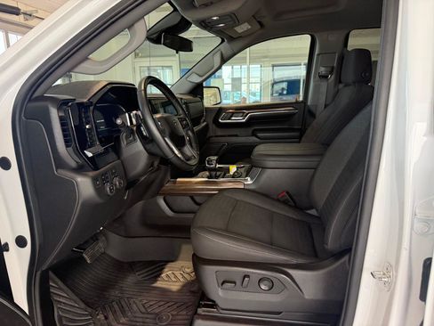 Certified 2024 Chevrolet Silverado 1500 LT Trail Boss AWD/4WD image 11