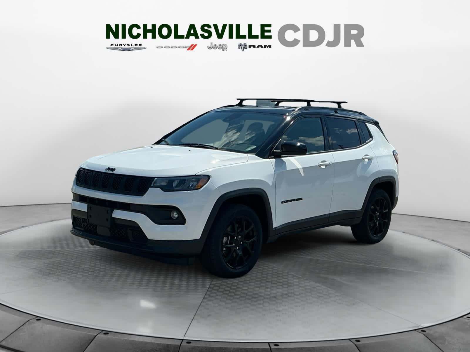 Used 2023 Jeep Compass Latitude AWD/4WD image 1