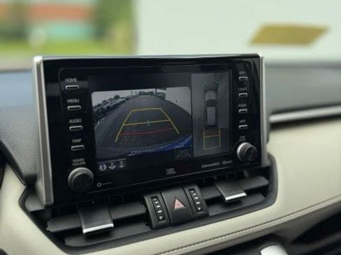 Used 2020 Toyota RAV4 Limited AWD/4WD image 13