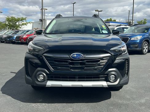 Certified 2025 Subaru Outback Limited AWD/4WD image 3